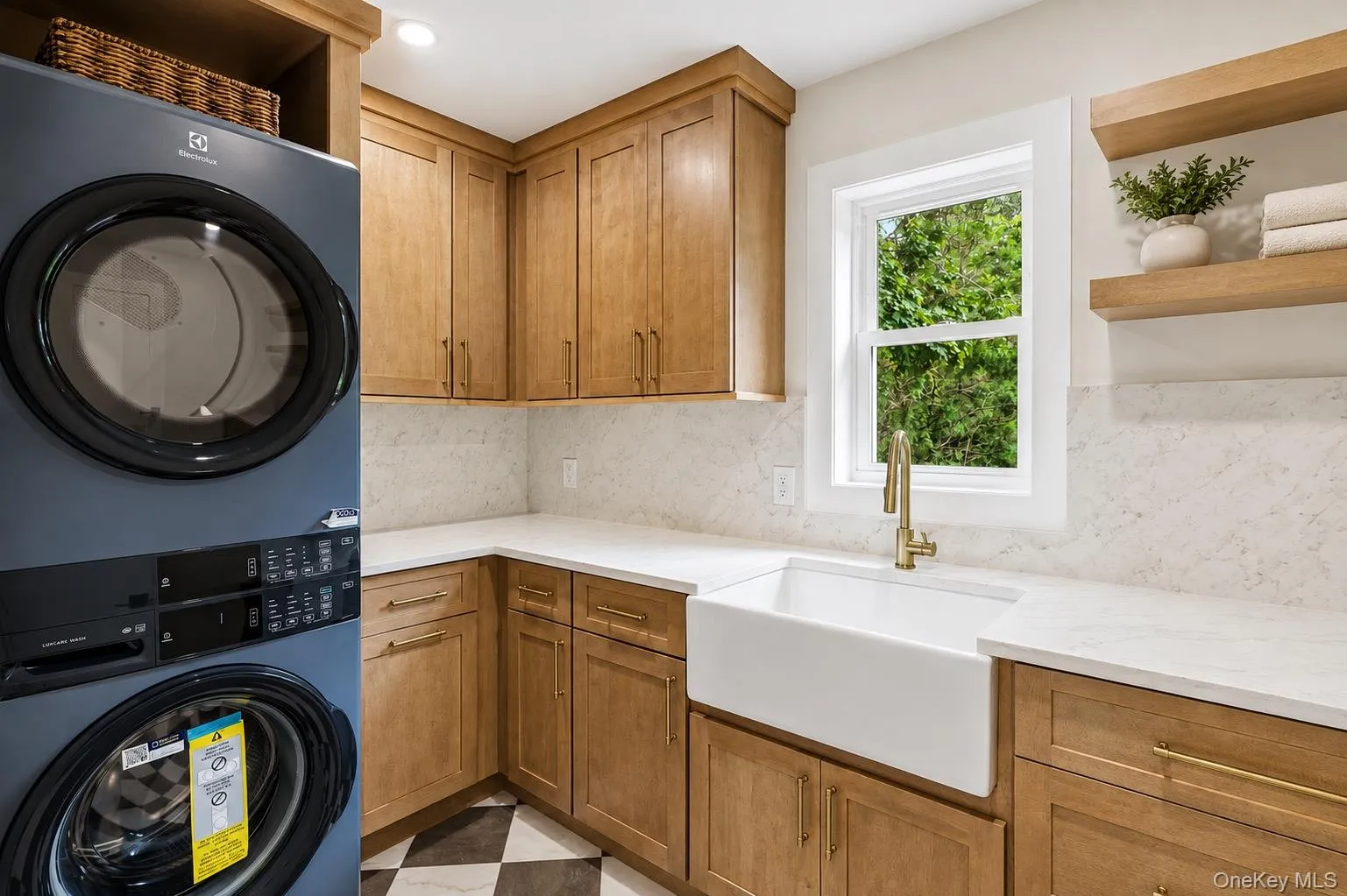 8 Hidden Path, Southampton, NY, 5 Bedrooms Bedrooms, 10 Rooms Rooms,5 BathroomsBathrooms,Residential,For Rent,Hidden,0,1044436 8 Hidden Path, Southampton, NY, 5 Bedrooms Bedrooms, 10 Rooms Rooms,5 BathroomsBathrooms,Residential,For Rent,Hidden,0,1044436