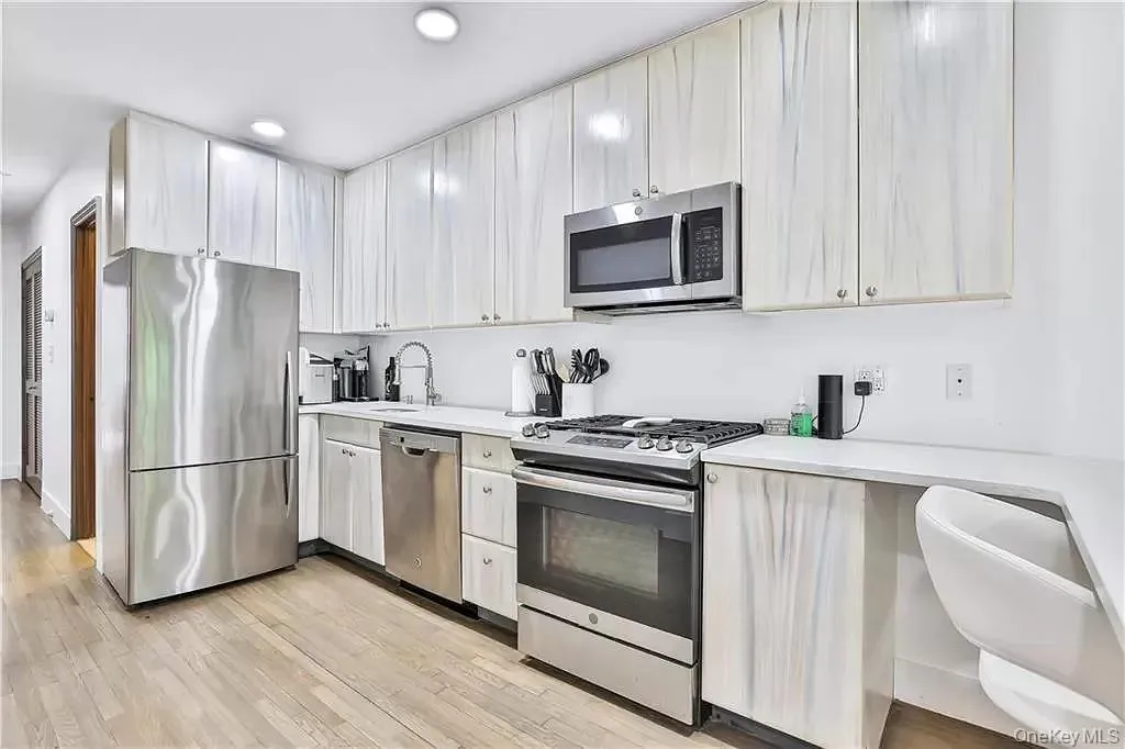 3368 Shore Parkway, New York, NY, 3 Bedrooms Bedrooms, 6 Rooms Rooms,1 BathroomBathrooms,Residential,For Rent,Shore,0,1044438 3368 Shore Parkway, New York, NY, 3 Bedrooms Bedrooms, 6 Rooms Rooms,1 BathroomBathrooms,Residential,For Rent,Shore,0,1044438