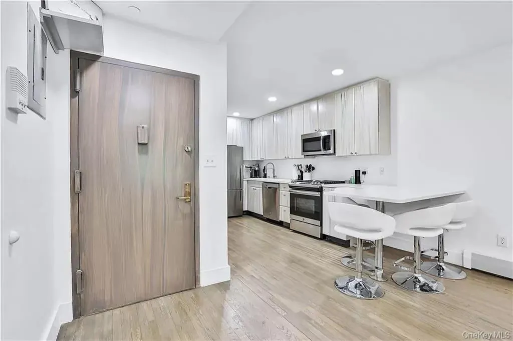 3368 Shore Parkway, New York, NY, 3 Bedrooms Bedrooms, 6 Rooms Rooms,1 BathroomBathrooms,Residential,For Rent,Shore,0,1044438 3368 Shore Parkway, New York, NY, 3 Bedrooms Bedrooms, 6 Rooms Rooms,1 BathroomBathrooms,Residential,For Rent,Shore,0,1044438