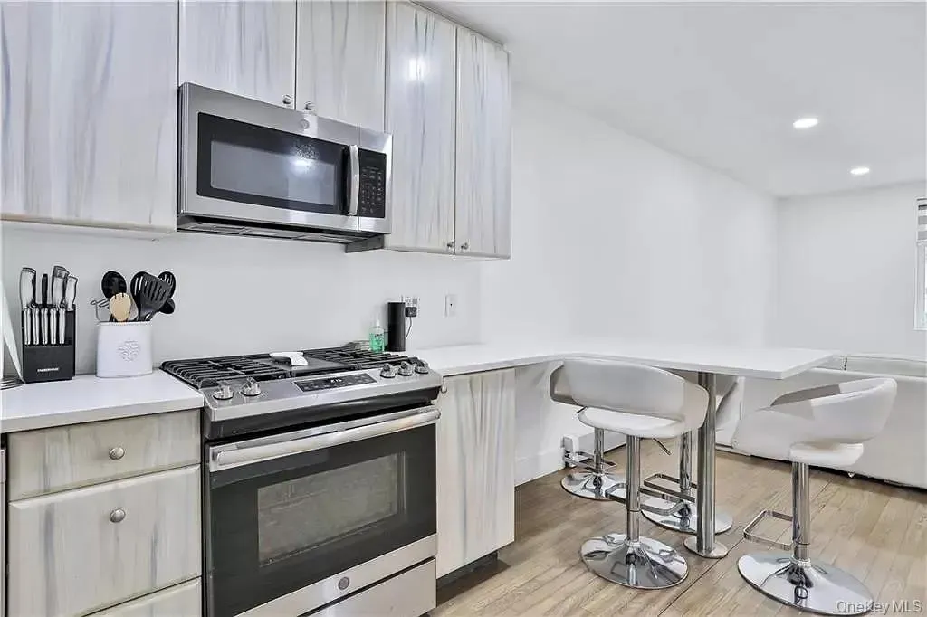 3368 Shore Parkway, New York, NY, 3 Bedrooms Bedrooms, 6 Rooms Rooms,1 BathroomBathrooms,Residential,For Rent,Shore,0,1044438 3368 Shore Parkway, New York, NY, 3 Bedrooms Bedrooms, 6 Rooms Rooms,1 BathroomBathrooms,Residential,For Rent,Shore,0,1044438