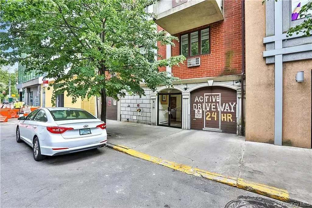 3368 Shore Parkway, New York, NY, 3 Bedrooms Bedrooms, 6 Rooms Rooms,1 BathroomBathrooms,Residential,For Rent,Shore,0,1044438 3368 Shore Parkway, New York, NY, 3 Bedrooms Bedrooms, 6 Rooms Rooms,1 BathroomBathrooms,Residential,For Rent,Shore,0,1044438