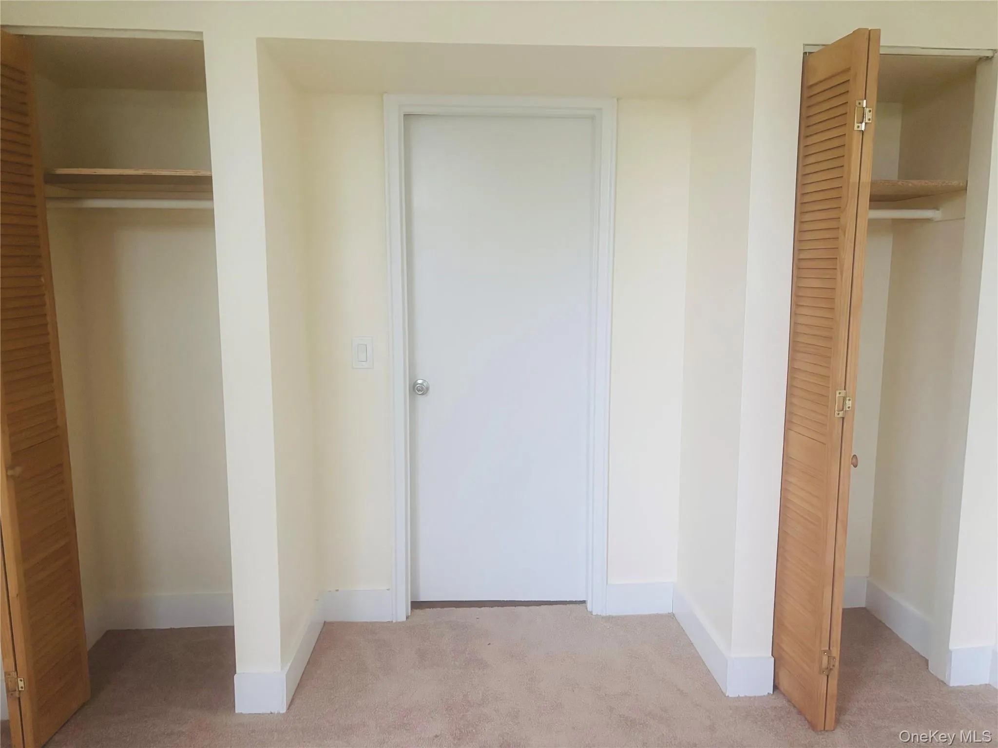 165 Larkfield Road, Huntington, NY, 1 Bedroom Bedrooms, 3 Rooms Rooms,1 BathroomBathrooms,Residential Lease,For Rent,Larkfield,0,1044441 165 Larkfield Road, Huntington, NY, 1 Bedroom Bedrooms, 3 Rooms Rooms,1 BathroomBathrooms,Residential Lease,For Rent,Larkfield,0,1044441