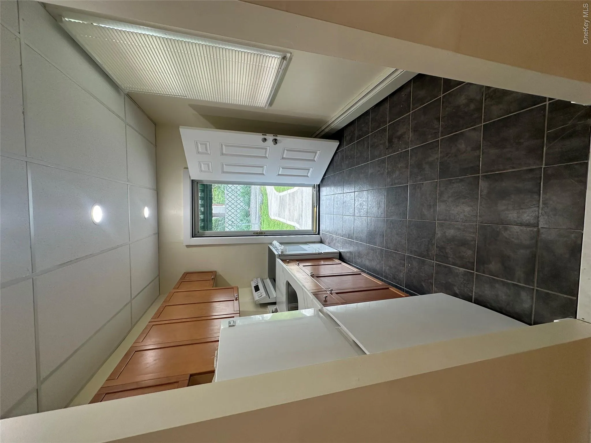 165 Larkfield Road, Huntington, NY, 1 Bedroom Bedrooms, 3 Room Rooms,1 BathroomBathrooms,Residential Lease,For Rent,Larkfield,0,1044441 165 Larkfield Road, Huntington, NY, 1 Bedroom Bedrooms, 3 Room Rooms,1 BathroomBathrooms,Residential Lease,For Rent,Larkfield,0,1044441