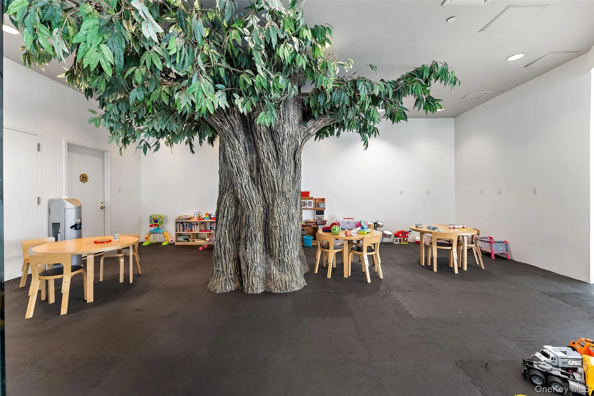 1 Scarsdale Road, Eastchester, NY, 1 Bedroom Bedrooms, 3 Rooms Rooms,1 BathroomBathrooms,Residential,For Rent,Scarsdale,0,1044451 1 Scarsdale Road, Eastchester, NY, 1 Bedroom Bedrooms, 3 Rooms Rooms,1 BathroomBathrooms,Residential,For Rent,Scarsdale,0,1044451