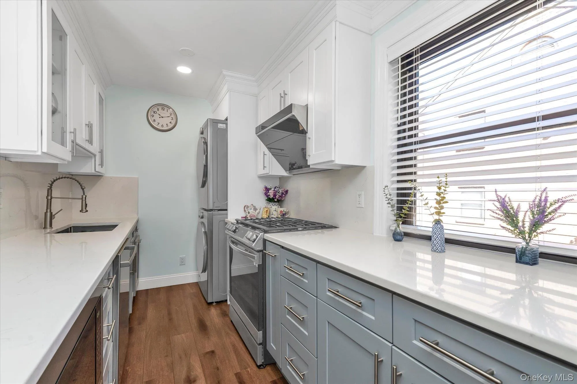 19-10 202nd Street, New York, NY, 2 Bedrooms Bedrooms, 5 Rooms Rooms,1 BathroomBathrooms,Residential,For Rent,202nd,0,1044452 19-10 202nd Street, New York, NY, 2 Bedrooms Bedrooms, 5 Rooms Rooms,1 BathroomBathrooms,Residential,For Rent,202nd,0,1044452