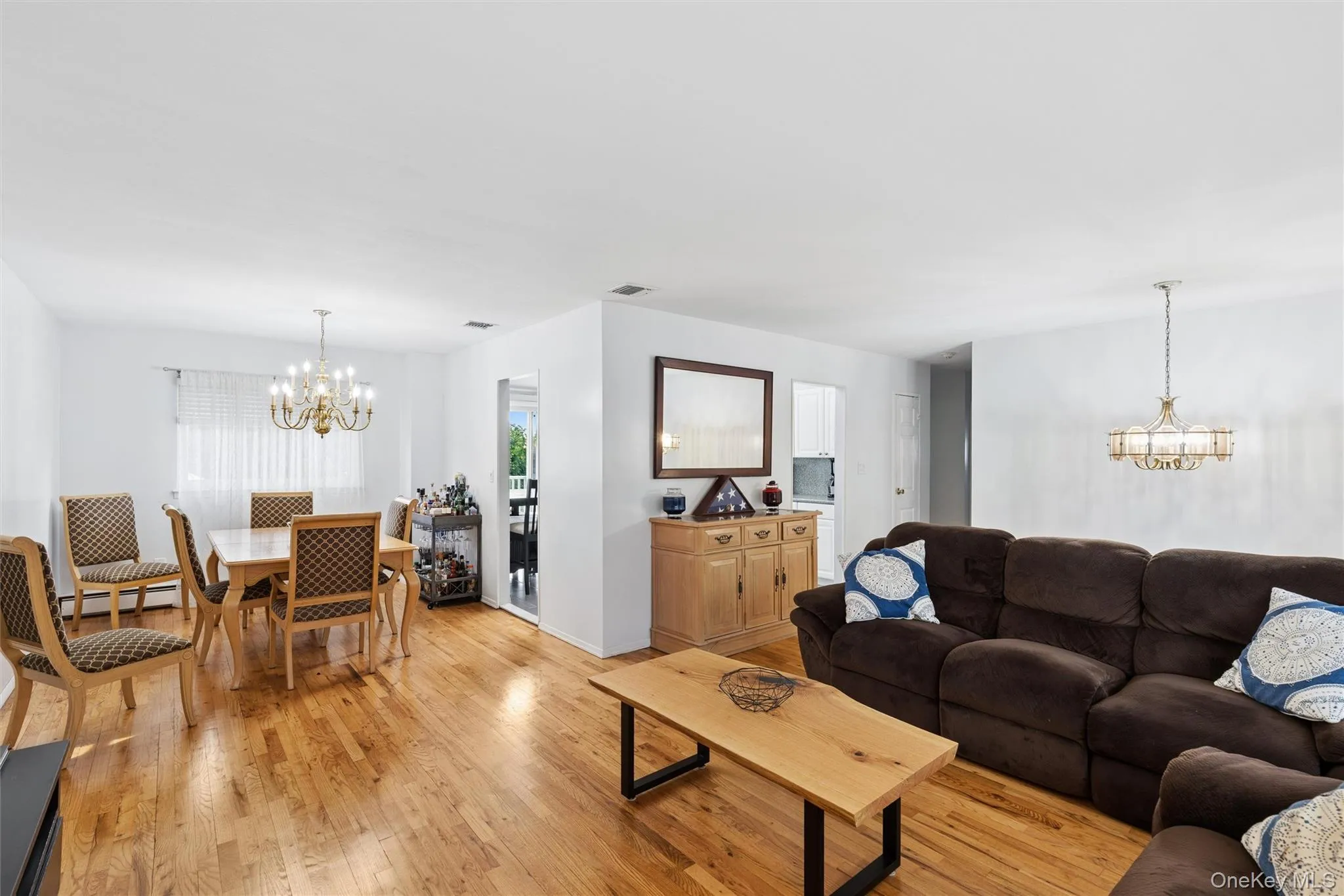 33 Sherwood Drive, Oyster Bay, NY, 4 Bedrooms Bedrooms, 9 Rooms Rooms,2 BathroomsBathrooms,Residential,For Rent,Sherwood,0,1044453 33 Sherwood Drive, Oyster Bay, NY, 4 Bedrooms Bedrooms, 9 Rooms Rooms,2 BathroomsBathrooms,Residential,For Rent,Sherwood,0,1044453