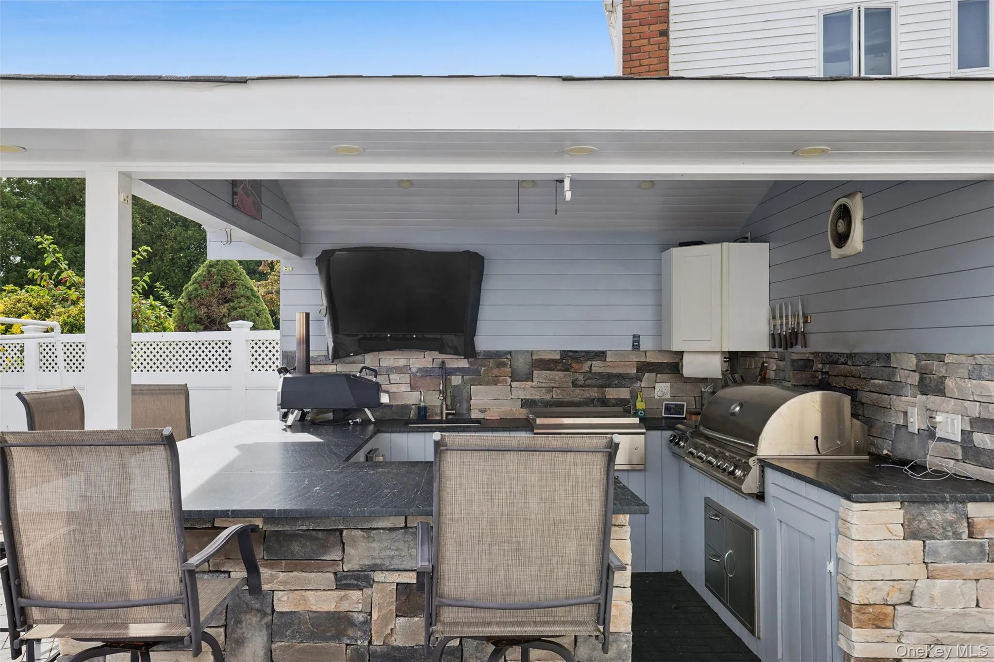 33 Sherwood Drive, Oyster Bay, NY, 4 Bedrooms Bedrooms, 9 Rooms Rooms,2 BathroomsBathrooms,Residential,For Rent,Sherwood,0,1044453 33 Sherwood Drive, Oyster Bay, NY, 4 Bedrooms Bedrooms, 9 Rooms Rooms,2 BathroomsBathrooms,Residential,For Rent,Sherwood,0,1044453