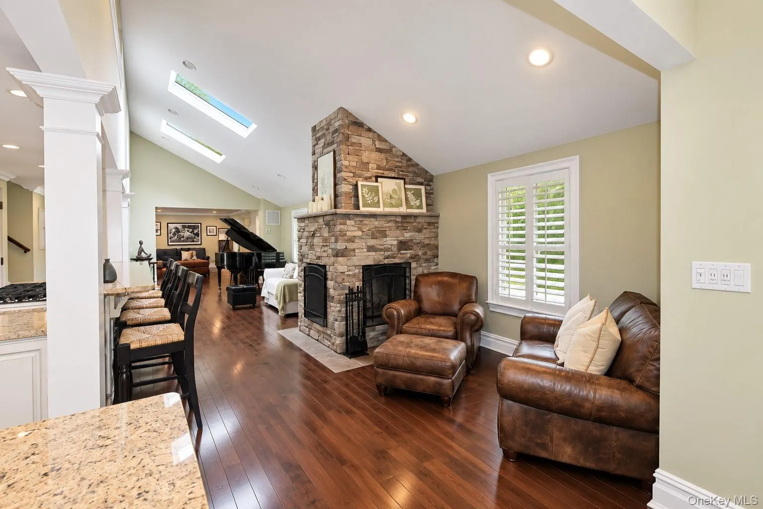 100 Edgewood Avenue, Smithtown, NY, 5 Bedrooms Bedrooms, 10 Rooms Rooms,4 BathroomsBathrooms,Residential,For Rent,Edgewood,0,1044455 100 Edgewood Avenue, Smithtown, NY, 5 Bedrooms Bedrooms, 10 Rooms Rooms,4 BathroomsBathrooms,Residential,For Rent,Edgewood,0,1044455