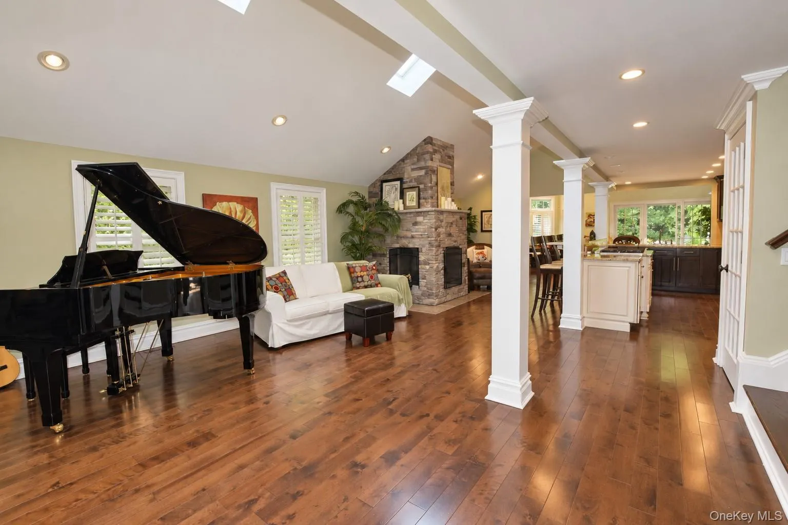 100 Edgewood Avenue, Smithtown, NY, 5 Bedrooms Bedrooms, 10 Rooms Rooms,4 BathroomsBathrooms,Residential,For Rent,Edgewood,0,1044455 100 Edgewood Avenue, Smithtown, NY, 5 Bedrooms Bedrooms, 10 Rooms Rooms,4 BathroomsBathrooms,Residential,For Rent,Edgewood,0,1044455