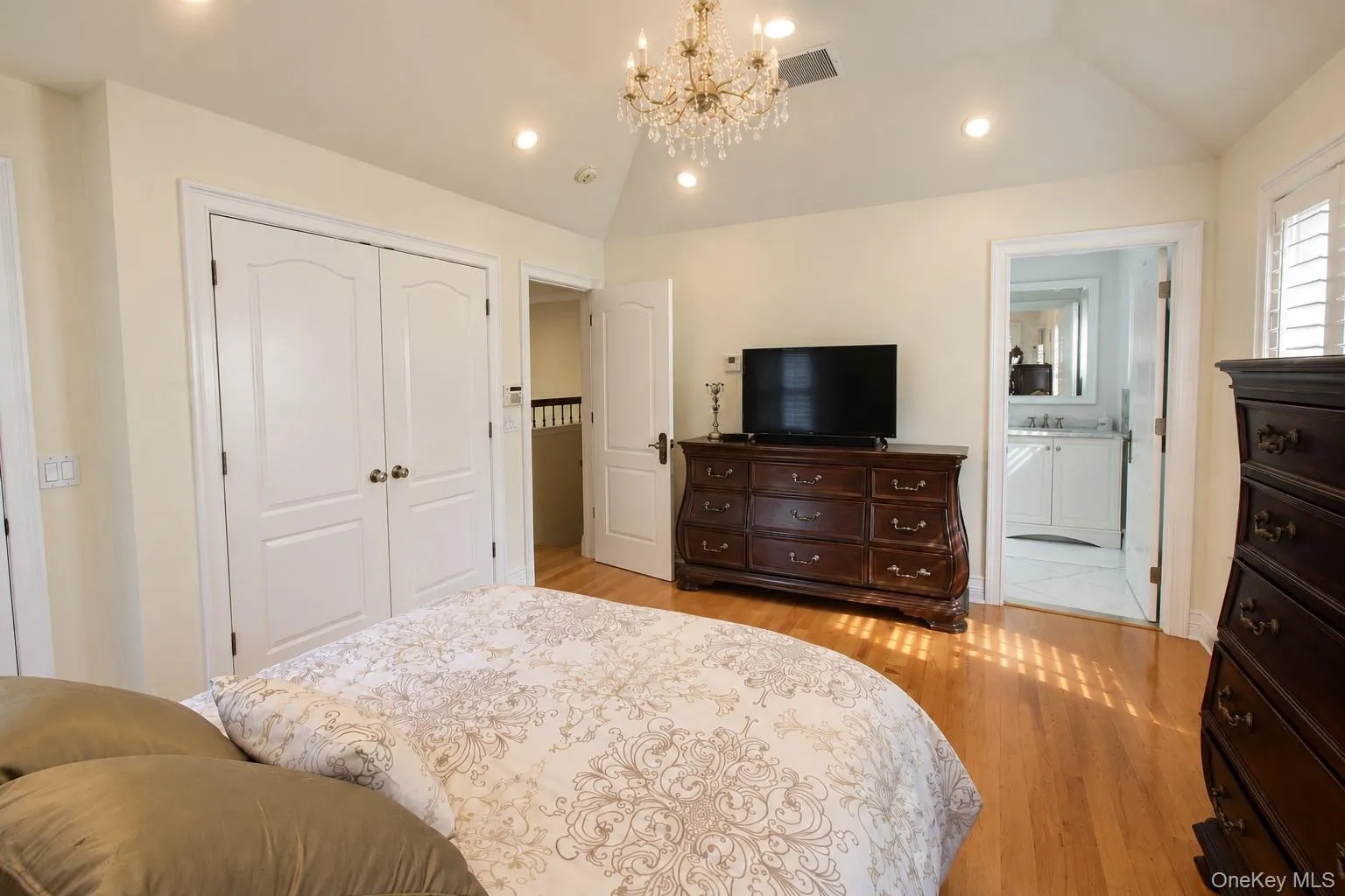 100 Edgewood Avenue, Smithtown, NY, 5 Bedrooms Bedrooms, 10 Rooms Rooms,4 BathroomsBathrooms,Residential,For Rent,Edgewood,0,1044455 100 Edgewood Avenue, Smithtown, NY, 5 Bedrooms Bedrooms, 10 Rooms Rooms,4 BathroomsBathrooms,Residential,For Rent,Edgewood,0,1044455