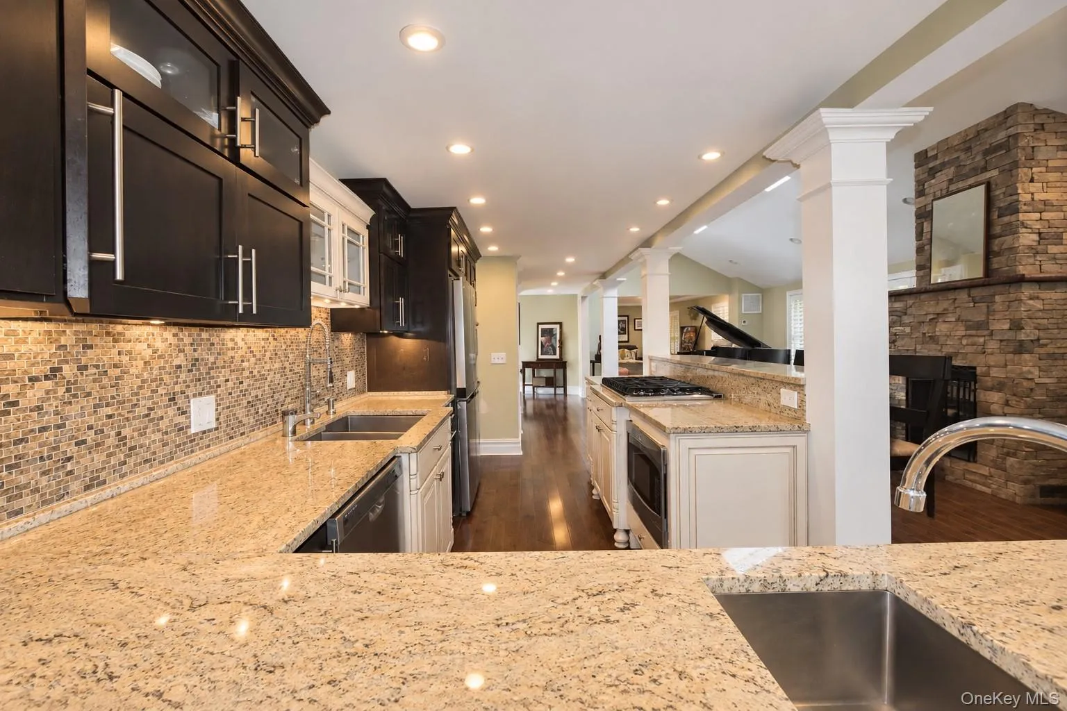 100 Edgewood Avenue, Smithtown, NY, 5 Bedrooms Bedrooms, 10 Rooms Rooms,4 BathroomsBathrooms,Residential,For Rent,Edgewood,0,1044455 100 Edgewood Avenue, Smithtown, NY, 5 Bedrooms Bedrooms, 10 Rooms Rooms,4 BathroomsBathrooms,Residential,For Rent,Edgewood,0,1044455