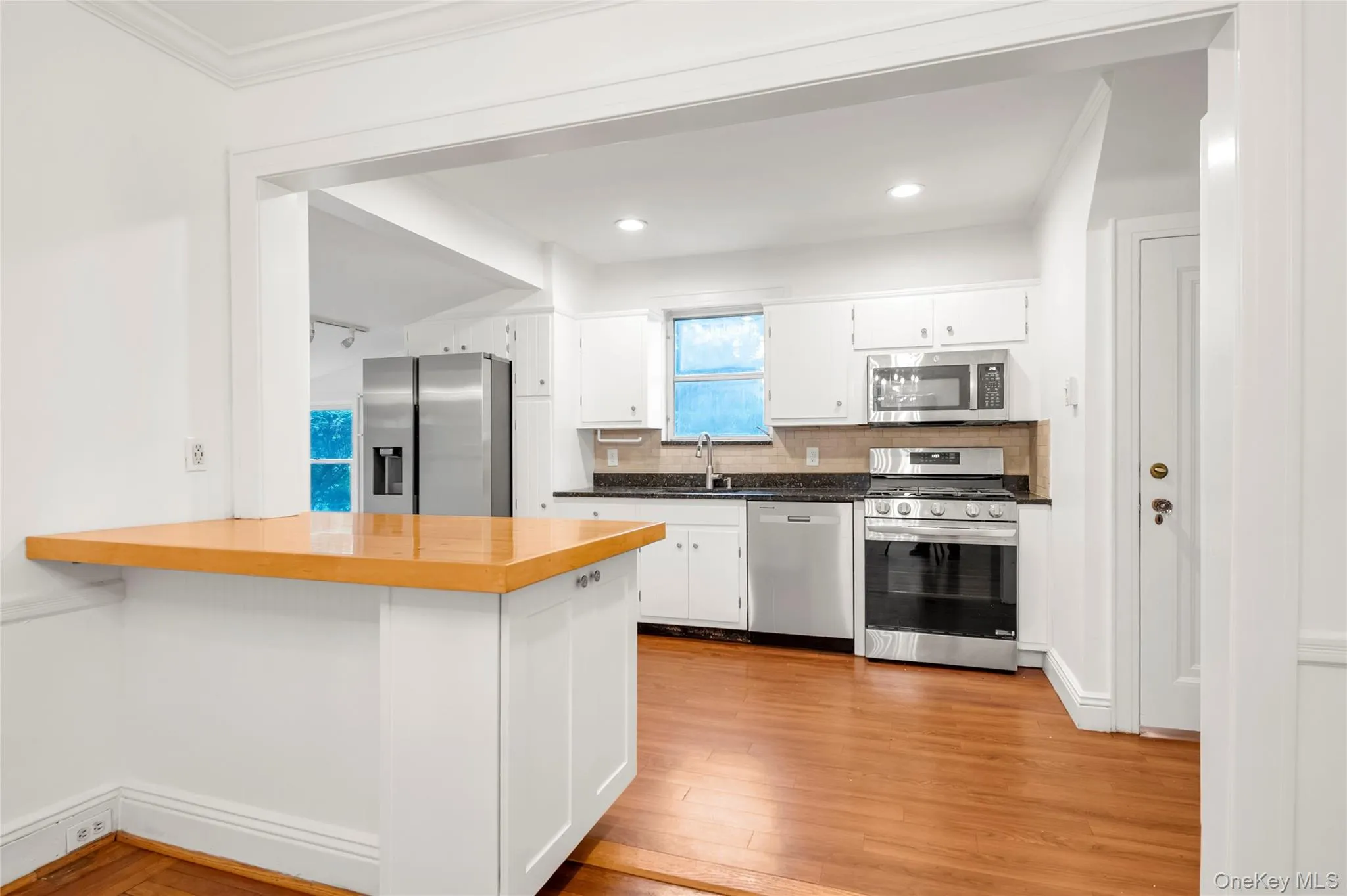 138 Hillcrest Avenue, North Hempstead, NY, 3 Bedrooms Bedrooms, 8 Rooms Rooms,1 BathroomBathrooms,Residential Lease,For Rent,Hillcrest,0,1044459 138 Hillcrest Avenue, North Hempstead, NY, 3 Bedrooms Bedrooms, 8 Rooms Rooms,1 BathroomBathrooms,Residential Lease,For Rent,Hillcrest,0,1044459