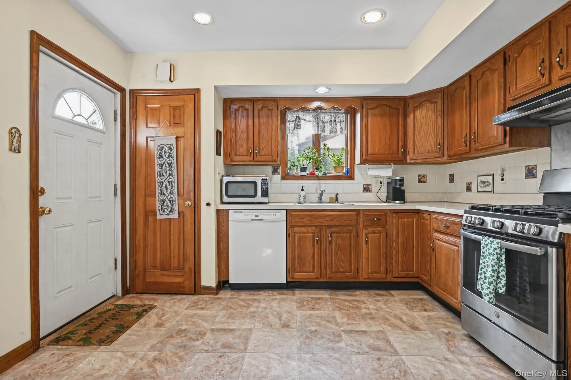 230 Crocus Avenue, Hempstead, NY, 3 Bedrooms Bedrooms, 8 Rooms Rooms,2 BathroomsBathrooms,Residential,For Rent,Crocus,0,1044474 230 Crocus Avenue, Hempstead, NY, 3 Bedrooms Bedrooms, 8 Rooms Rooms,2 BathroomsBathrooms,Residential,For Rent,Crocus,0,1044474