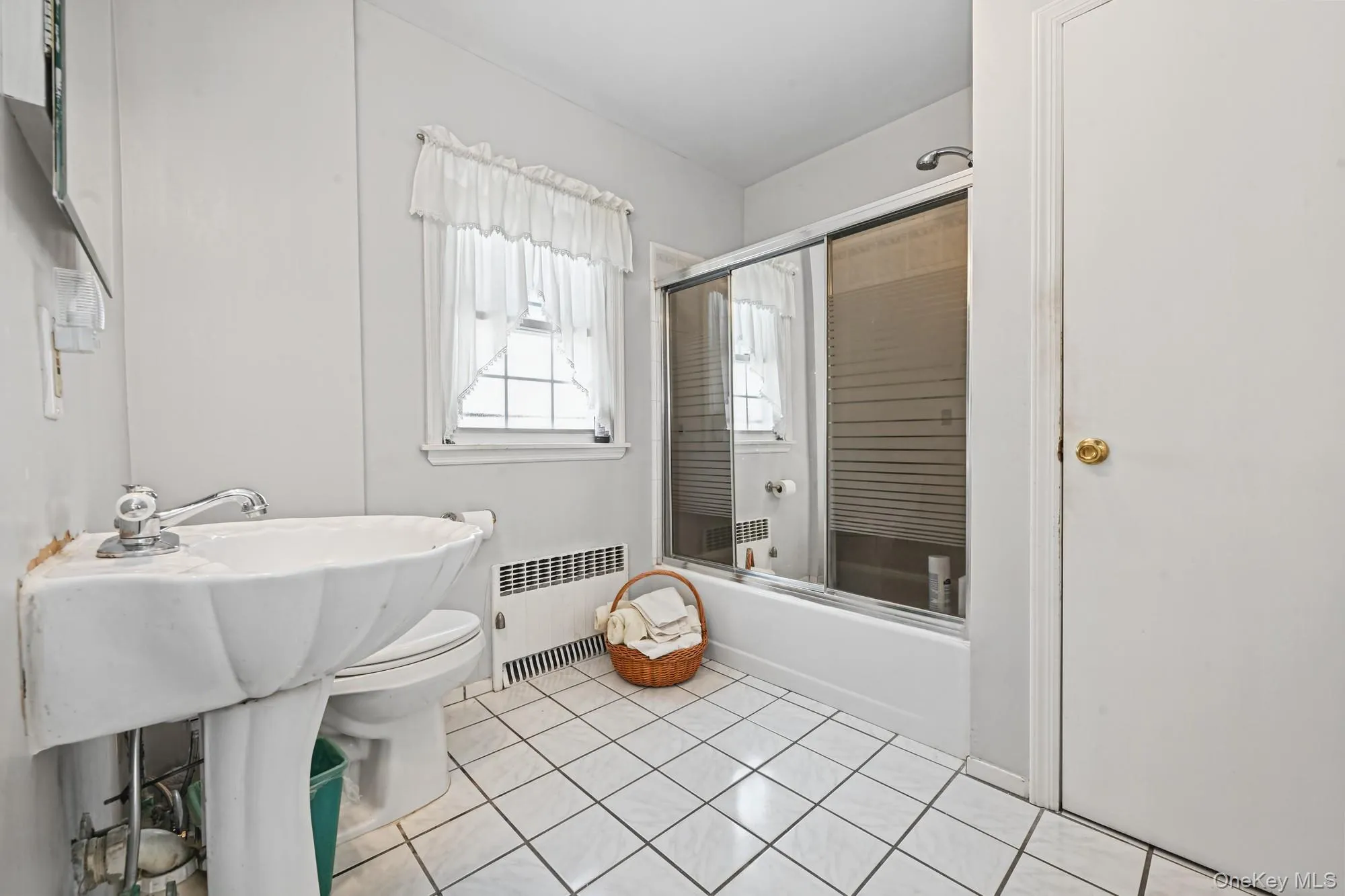 230 Crocus Avenue, Hempstead, NY, 3 Bedrooms Bedrooms, 8 Rooms Rooms,2 BathroomsBathrooms,Residential,For Rent,Crocus,0,1044474 230 Crocus Avenue, Hempstead, NY, 3 Bedrooms Bedrooms, 8 Rooms Rooms,2 BathroomsBathrooms,Residential,For Rent,Crocus,0,1044474