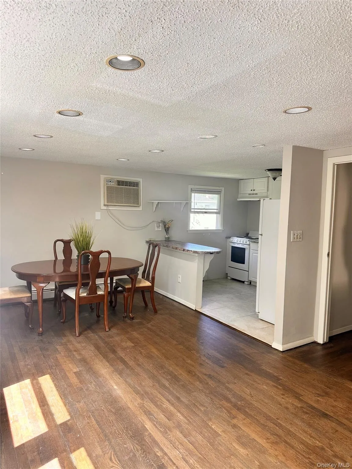 532 Park Avenue, Brookhaven, NY, 2 Bedrooms Bedrooms, 5 Rooms Rooms,1 BathroomBathrooms,Residential Lease,For Rent,Park,0,1044477 532 Park Avenue, Brookhaven, NY, 2 Bedrooms Bedrooms, 5 Rooms Rooms,1 BathroomBathrooms,Residential Lease,For Rent,Park,0,1044477