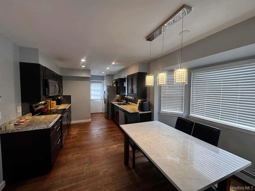 42 Breston Drive, Brookhaven, NY, 3 Bedrooms Bedrooms, 8 Rooms Rooms,2 BathroomsBathrooms,Residential,For Rent,Breston,0,1044478 42 Breston Drive, Brookhaven, NY, 3 Bedrooms Bedrooms, 8 Rooms Rooms,2 BathroomsBathrooms,Residential,For Rent,Breston,0,1044478