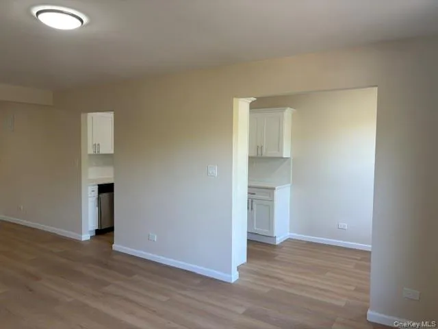 152-72 Melbourne Avenue, New York, NY, 1 Bedroom Bedrooms, 3 Rooms Rooms,1 BathroomBathrooms,Residential,For Rent,Melbourne,0,1044481 152-72 Melbourne Avenue, New York, NY, 1 Bedroom Bedrooms, 3 Rooms Rooms,1 BathroomBathrooms,Residential,For Rent,Melbourne,0,1044481