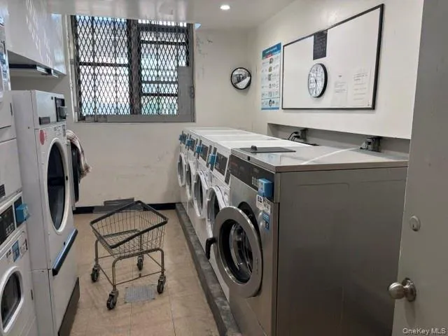 152-72 Melbourne Avenue, New York, NY, 1 Bedroom Bedrooms, 3 Rooms Rooms,1 BathroomBathrooms,Residential,For Rent,Melbourne,0,1044481 152-72 Melbourne Avenue, New York, NY, 1 Bedroom Bedrooms, 3 Rooms Rooms,1 BathroomBathrooms,Residential,For Rent,Melbourne,0,1044481