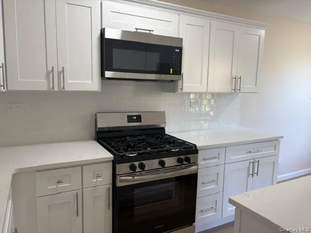 152-72 Melbourne Avenue, New York, NY, 1 Bedroom Bedrooms, 3 Rooms Rooms,1 BathroomBathrooms,Residential,For Rent,Melbourne,0,1044481 152-72 Melbourne Avenue, New York, NY, 1 Bedroom Bedrooms, 3 Rooms Rooms,1 BathroomBathrooms,Residential,For Rent,Melbourne,0,1044481