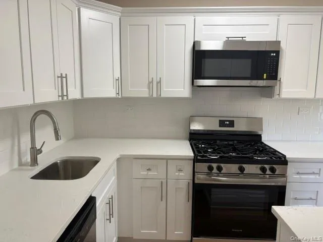 152-72 Melbourne Avenue, New York, NY, 1 Bedroom Bedrooms, 3 Rooms Rooms,1 BathroomBathrooms,Residential,For Rent,Melbourne,0,1044481 152-72 Melbourne Avenue, New York, NY, 1 Bedroom Bedrooms, 3 Rooms Rooms,1 BathroomBathrooms,Residential,For Rent,Melbourne,0,1044481