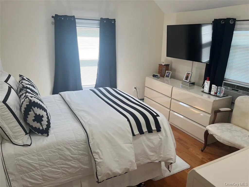 19 9th Avenue, Huntington, NY, 2 Bedrooms Bedrooms, 4 Rooms Rooms,1 BathroomBathrooms,Residential,For Rent,9th,0,1044486 19 9th Avenue, Huntington, NY, 2 Bedrooms Bedrooms, 4 Rooms Rooms,1 BathroomBathrooms,Residential,For Rent,9th,0,1044486