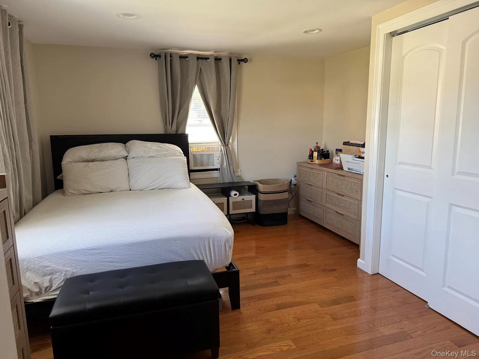 19 9th Avenue, Huntington, NY, 2 Bedrooms Bedrooms, 4 Rooms Rooms,1 BathroomBathrooms,Residential,For Rent,9th,0,1044486 19 9th Avenue, Huntington, NY, 2 Bedrooms Bedrooms, 4 Rooms Rooms,1 BathroomBathrooms,Residential,For Rent,9th,0,1044486