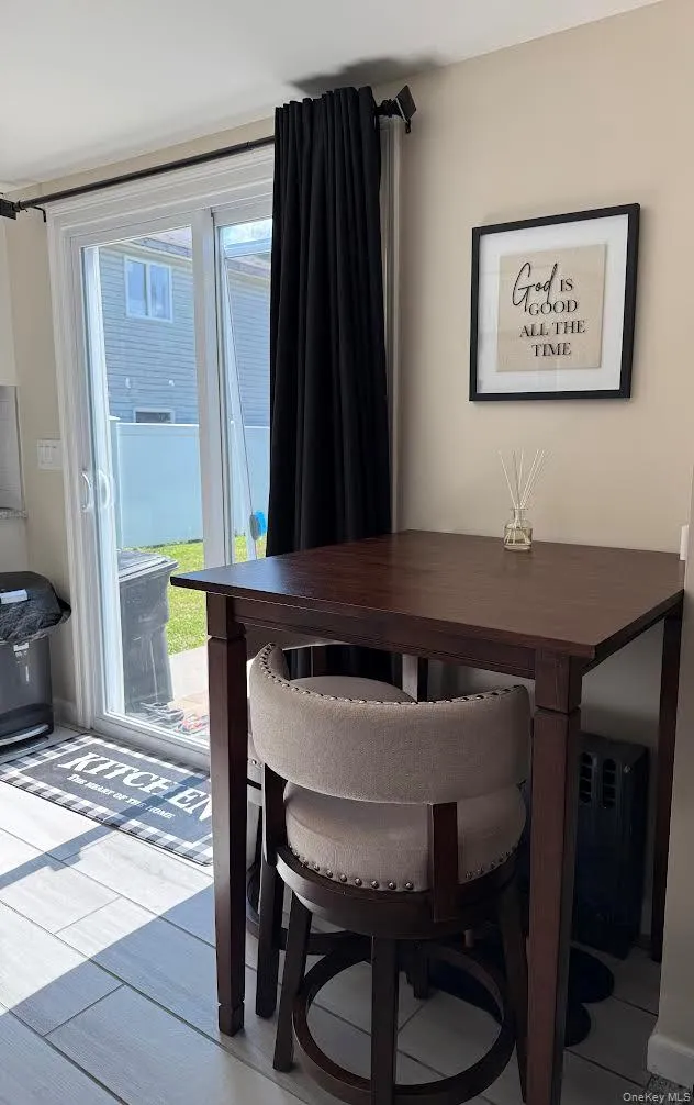 19 9th Avenue, Huntington, NY, 2 Bedrooms Bedrooms, 4 Rooms Rooms,1 BathroomBathrooms,Residential,For Rent,9th,0,1044486 19 9th Avenue, Huntington, NY, 2 Bedrooms Bedrooms, 4 Rooms Rooms,1 BathroomBathrooms,Residential,For Rent,9th,0,1044486