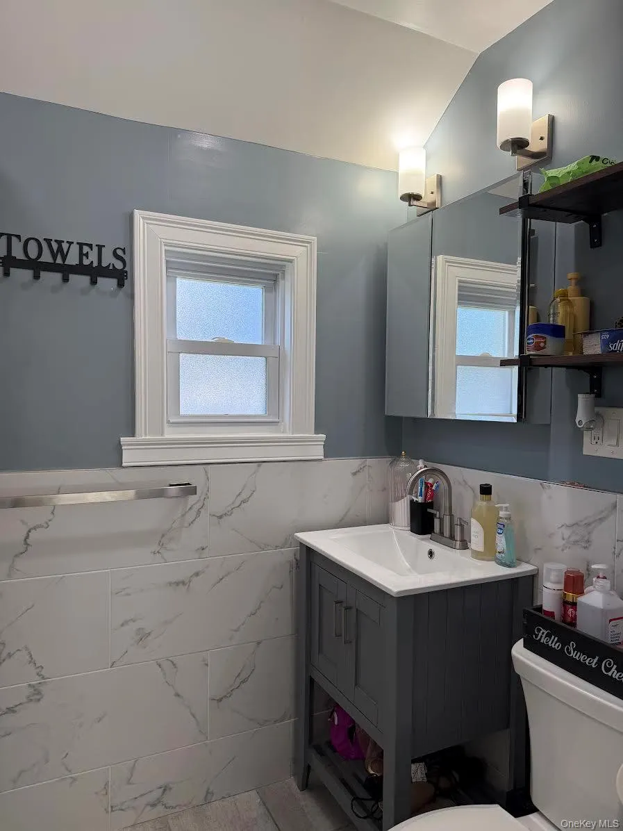 19 9th Avenue, Huntington, NY, 2 Bedrooms Bedrooms, 4 Rooms Rooms,1 BathroomBathrooms,Residential,For Rent,9th,0,1044486 19 9th Avenue, Huntington, NY, 2 Bedrooms Bedrooms, 4 Rooms Rooms,1 BathroomBathrooms,Residential,For Rent,9th,0,1044486
