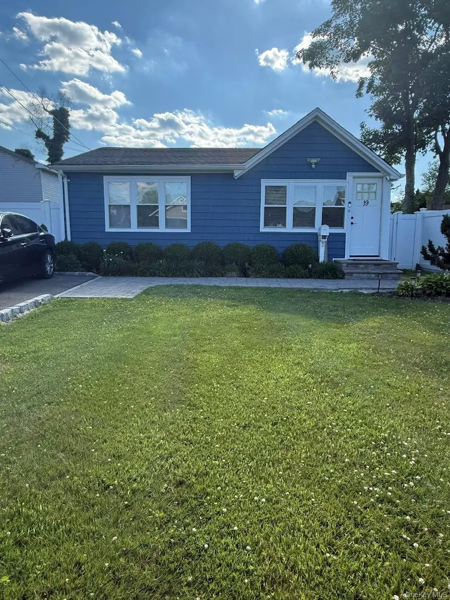 19 9th Avenue, Huntington, NY, 2 Bedrooms Bedrooms, 4 Rooms Rooms,1 BathroomBathrooms,Residential,For Rent,9th,0,1044486 19 9th Avenue, Huntington, NY, 2 Bedrooms Bedrooms, 4 Rooms Rooms,1 BathroomBathrooms,Residential,For Rent,9th,0,1044486