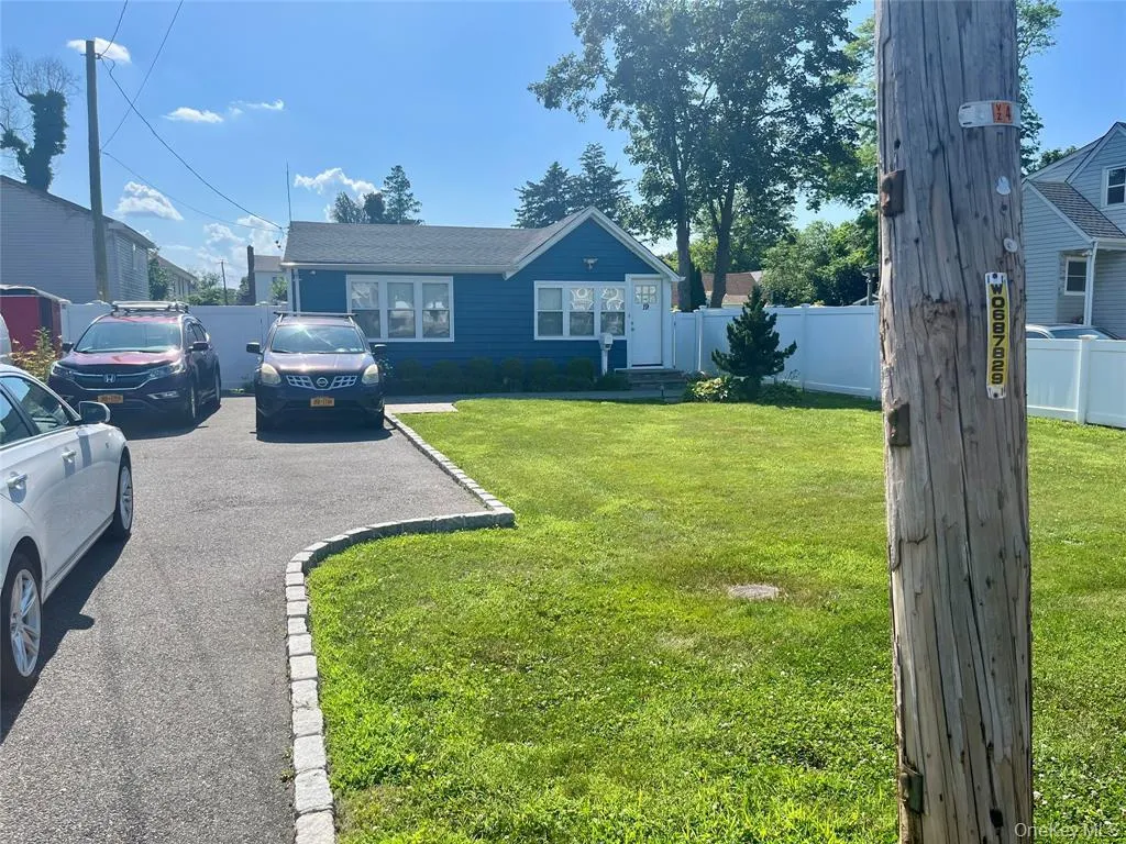19 9th Avenue, Huntington, NY, 2 Bedrooms Bedrooms, 4 Rooms Rooms,1 BathroomBathrooms,Residential,For Rent,9th,0,1044486 19 9th Avenue, Huntington, NY, 2 Bedrooms Bedrooms, 4 Rooms Rooms,1 BathroomBathrooms,Residential,For Rent,9th,0,1044486