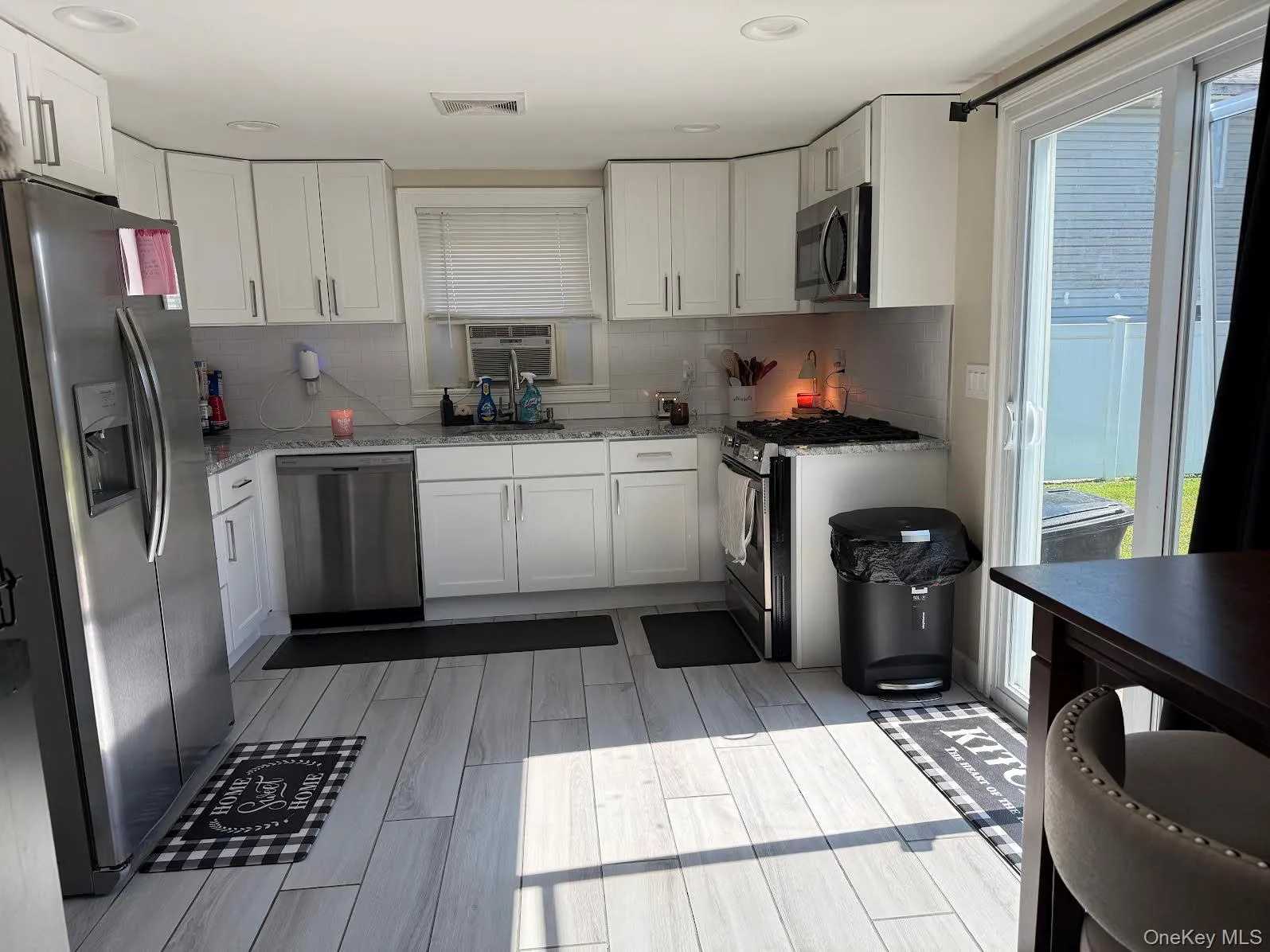 19 9th Avenue, Huntington, NY, 2 Bedrooms Bedrooms, 4 Rooms Rooms,1 BathroomBathrooms,Residential,For Rent,9th,0,1044486 19 9th Avenue, Huntington, NY, 2 Bedrooms Bedrooms, 4 Rooms Rooms,1 BathroomBathrooms,Residential,For Rent,9th,0,1044486