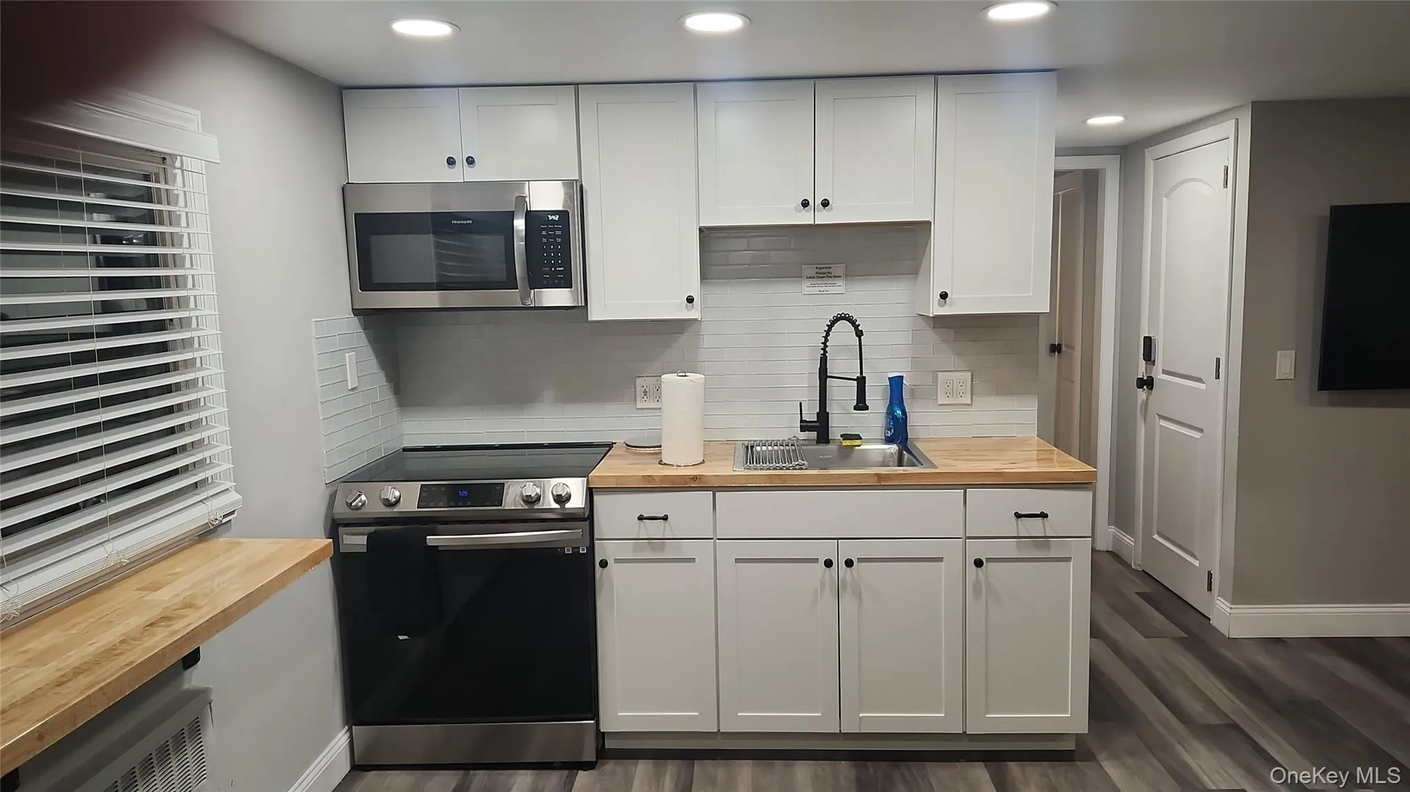 1530 Herzel Boulevard, West Babylon, NY, 2 Bedroom Bedrooms, 5 Room Rooms,1 BathroomBathrooms,Residential Lease,For Rent,Herzel,0,1044498 1530 Herzel Boulevard, West Babylon, NY, 2 Bedroom Bedrooms, 5 Room Rooms,1 BathroomBathrooms,Residential Lease,For Rent,Herzel,0,1044498