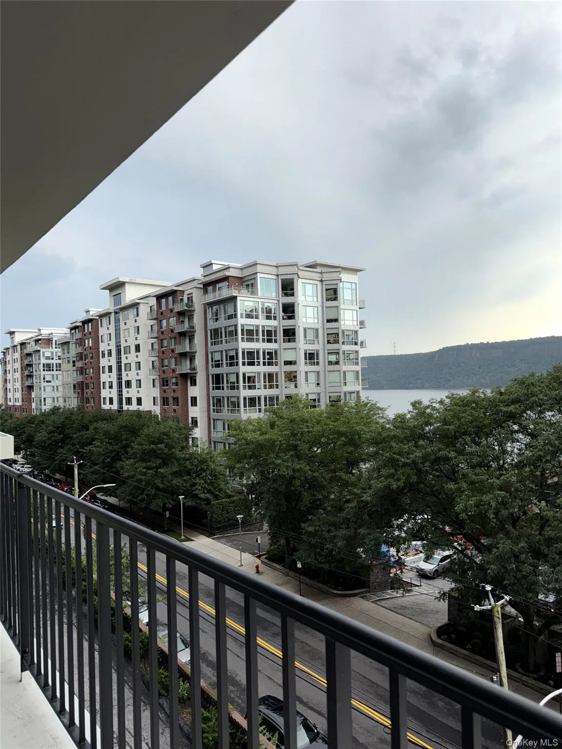 1116 Warburton Avenue, Yonkers, NY, 2 Bedrooms Bedrooms, 5 Rooms Rooms,1 BathroomBathrooms,Residential Lease,For Rent,Warburton,0,1044501 1116 Warburton Avenue, Yonkers, NY, 2 Bedrooms Bedrooms, 5 Rooms Rooms,1 BathroomBathrooms,Residential Lease,For Rent,Warburton,0,1044501