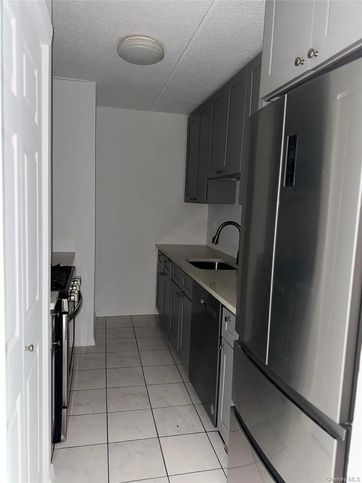 1116 Warburton Avenue, Yonkers, NY, 2 Bedrooms Bedrooms, 5 Rooms Rooms,1 BathroomBathrooms,Residential Lease,For Rent,Warburton,0,1044501 1116 Warburton Avenue, Yonkers, NY, 2 Bedrooms Bedrooms, 5 Rooms Rooms,1 BathroomBathrooms,Residential Lease,For Rent,Warburton,0,1044501