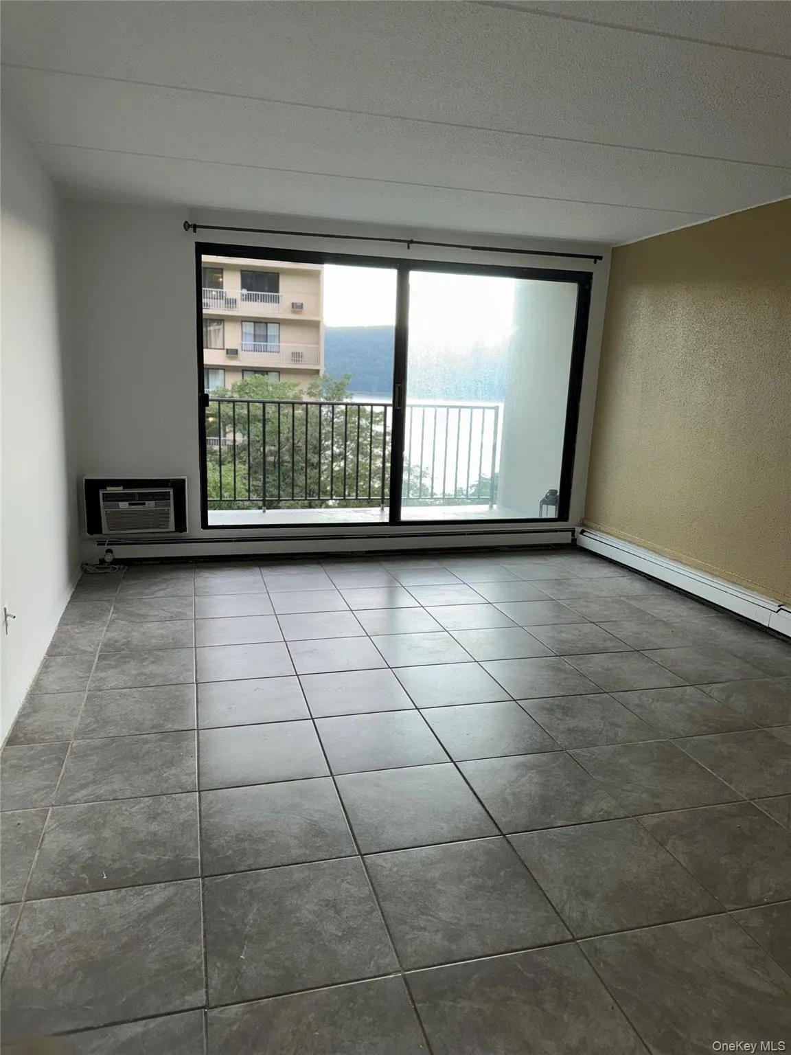1116 Warburton Avenue, Yonkers, NY, 2 Bedrooms Bedrooms, 5 Rooms Rooms,1 BathroomBathrooms,Residential Lease,For Rent,Warburton,0,1044501 1116 Warburton Avenue, Yonkers, NY, 2 Bedrooms Bedrooms, 5 Rooms Rooms,1 BathroomBathrooms,Residential Lease,For Rent,Warburton,0,1044501