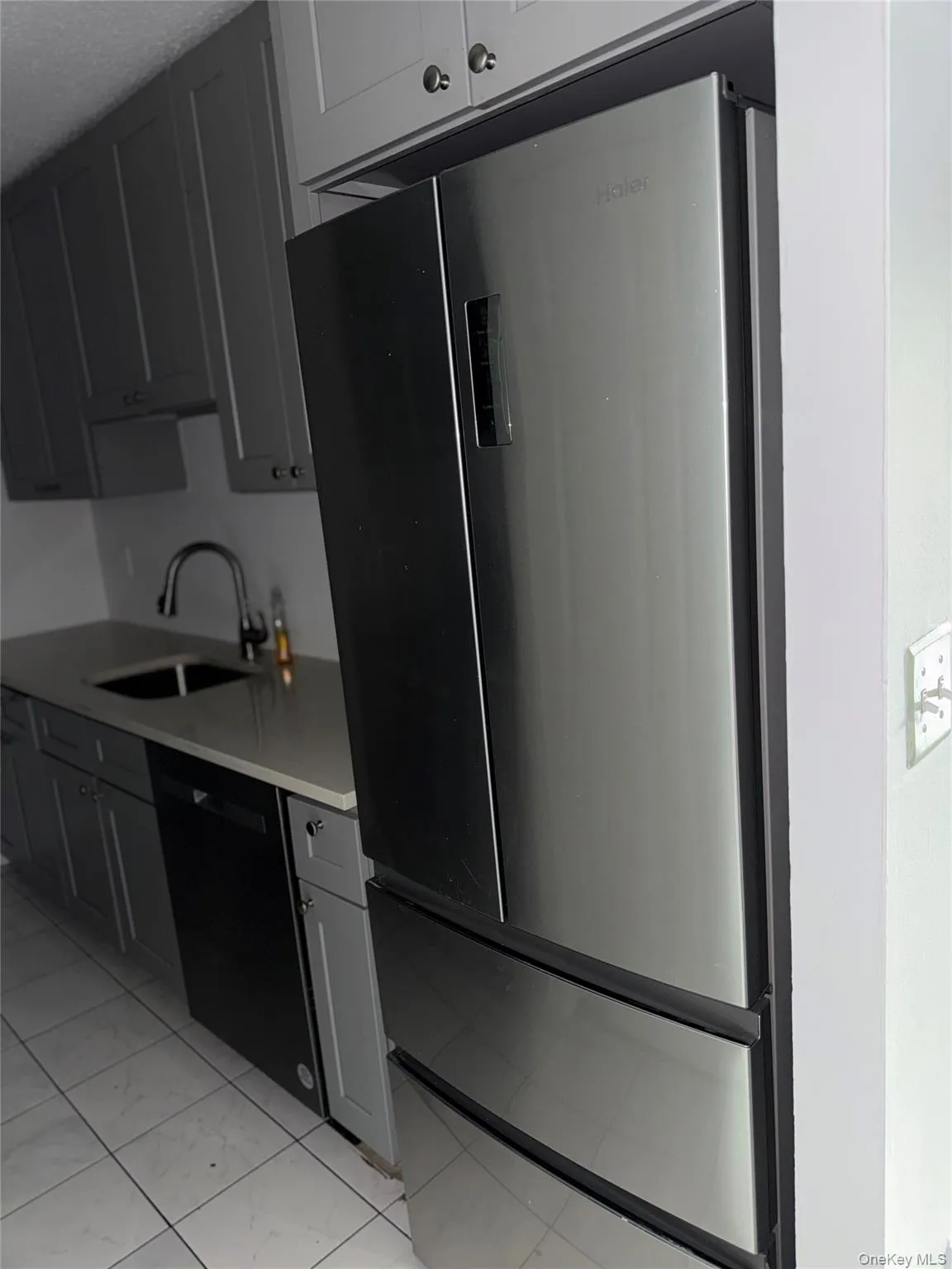 1116 Warburton Avenue, Yonkers, NY, 2 Bedrooms Bedrooms, 5 Rooms Rooms,1 BathroomBathrooms,Residential Lease,For Rent,Warburton,0,1044501 1116 Warburton Avenue, Yonkers, NY, 2 Bedrooms Bedrooms, 5 Rooms Rooms,1 BathroomBathrooms,Residential Lease,For Rent,Warburton,0,1044501
