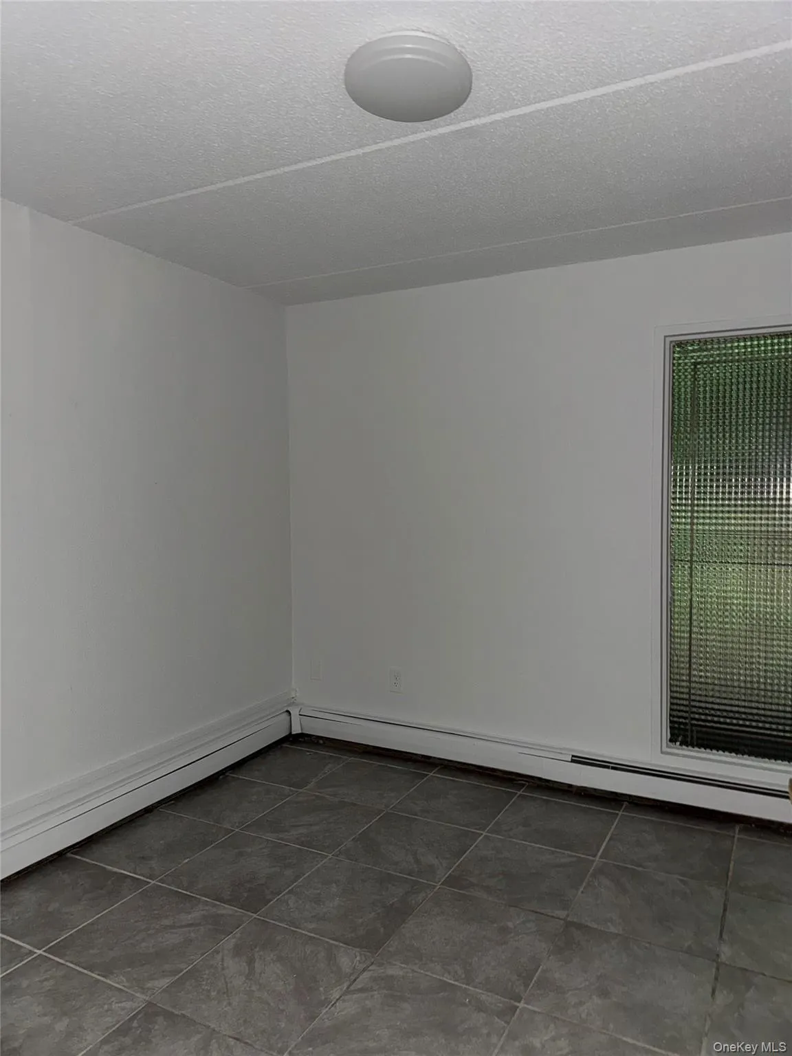 1116 Warburton Avenue, Yonkers, NY, 2 Bedrooms Bedrooms, 5 Rooms Rooms,1 BathroomBathrooms,Residential Lease,For Rent,Warburton,0,1044501 1116 Warburton Avenue, Yonkers, NY, 2 Bedrooms Bedrooms, 5 Rooms Rooms,1 BathroomBathrooms,Residential Lease,For Rent,Warburton,0,1044501