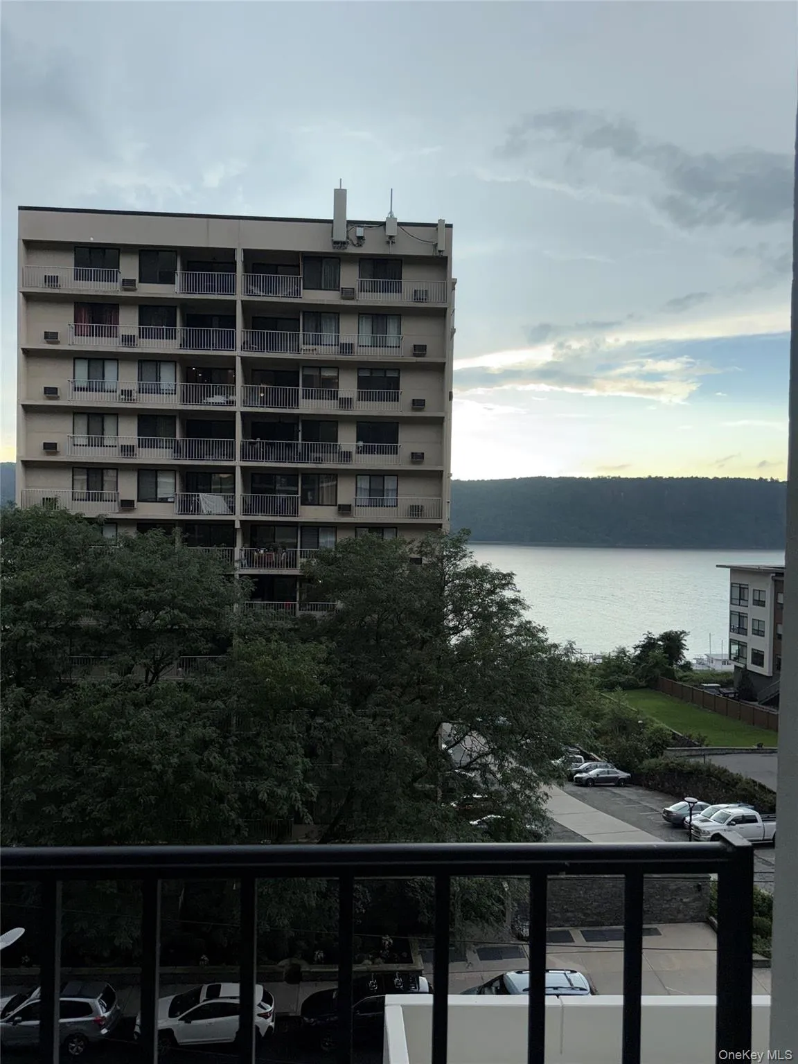 1116 Warburton Avenue, Yonkers, NY, 2 Bedrooms Bedrooms, 5 Rooms Rooms,1 BathroomBathrooms,Residential Lease,For Rent,Warburton,0,1044501 1116 Warburton Avenue, Yonkers, NY, 2 Bedrooms Bedrooms, 5 Rooms Rooms,1 BathroomBathrooms,Residential Lease,For Rent,Warburton,0,1044501