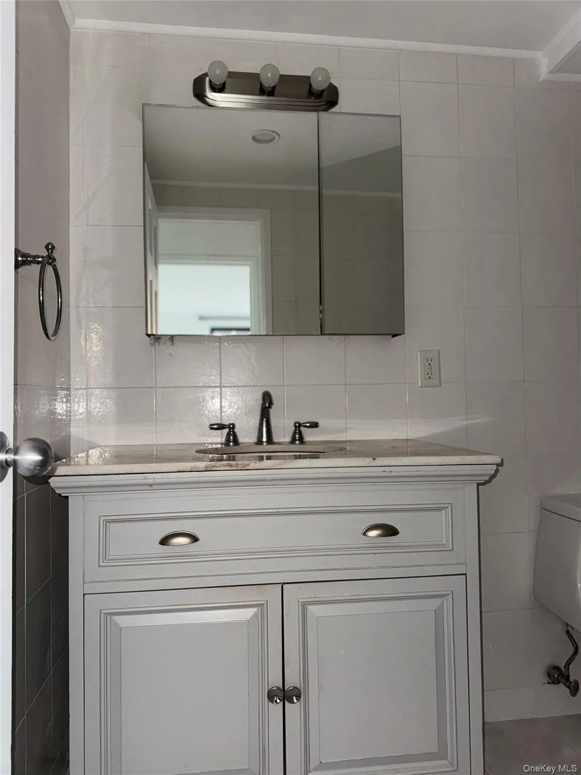1116 Warburton Avenue, Yonkers, NY, 2 Bedrooms Bedrooms, 5 Rooms Rooms,1 BathroomBathrooms,Residential Lease,For Rent,Warburton,0,1044501 1116 Warburton Avenue, Yonkers, NY, 2 Bedrooms Bedrooms, 5 Rooms Rooms,1 BathroomBathrooms,Residential Lease,For Rent,Warburton,0,1044501
