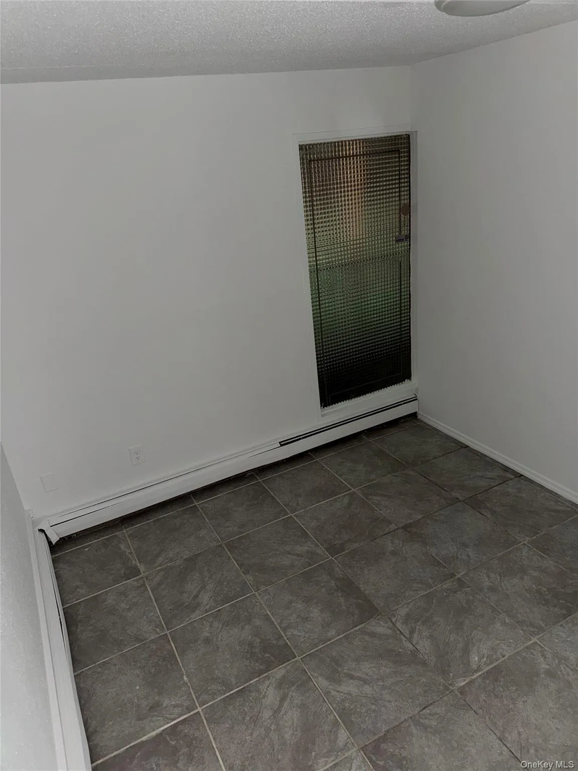 1116 Warburton Avenue, Yonkers, NY, 2 Bedrooms Bedrooms, 5 Rooms Rooms,1 BathroomBathrooms,Residential Lease,For Rent,Warburton,0,1044501 1116 Warburton Avenue, Yonkers, NY, 2 Bedrooms Bedrooms, 5 Rooms Rooms,1 BathroomBathrooms,Residential Lease,For Rent,Warburton,0,1044501
