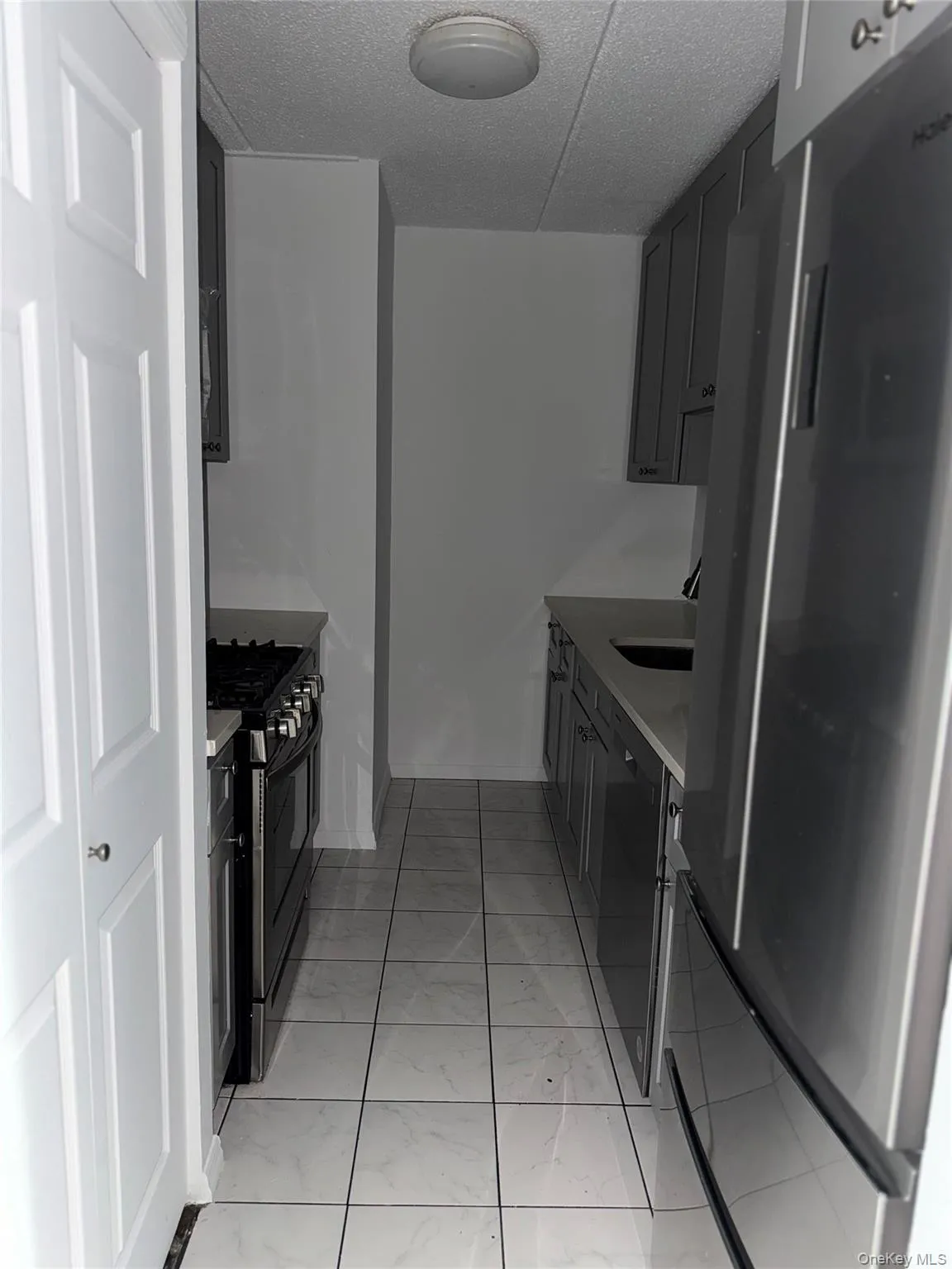 1116 Warburton Avenue, Yonkers, NY, 2 Bedrooms Bedrooms, 5 Rooms Rooms,1 BathroomBathrooms,Residential Lease,For Rent,Warburton,0,1044501 1116 Warburton Avenue, Yonkers, NY, 2 Bedrooms Bedrooms, 5 Rooms Rooms,1 BathroomBathrooms,Residential Lease,For Rent,Warburton,0,1044501