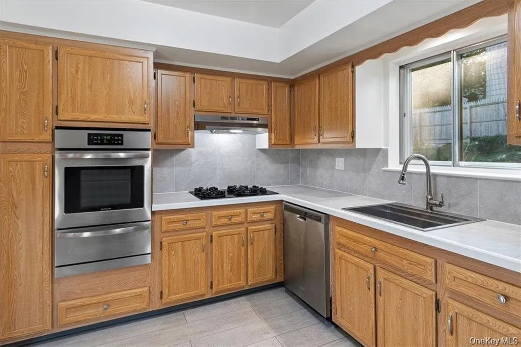 190 Midland Avenue, Eastchester, NY, 3 Bedrooms Bedrooms, 8 Rooms Rooms,2 BathroomsBathrooms,Residential Lease,For Rent,Midland,0,1044505 190 Midland Avenue, Eastchester, NY, 3 Bedrooms Bedrooms, 8 Rooms Rooms,2 BathroomsBathrooms,Residential Lease,For Rent,Midland,0,1044505