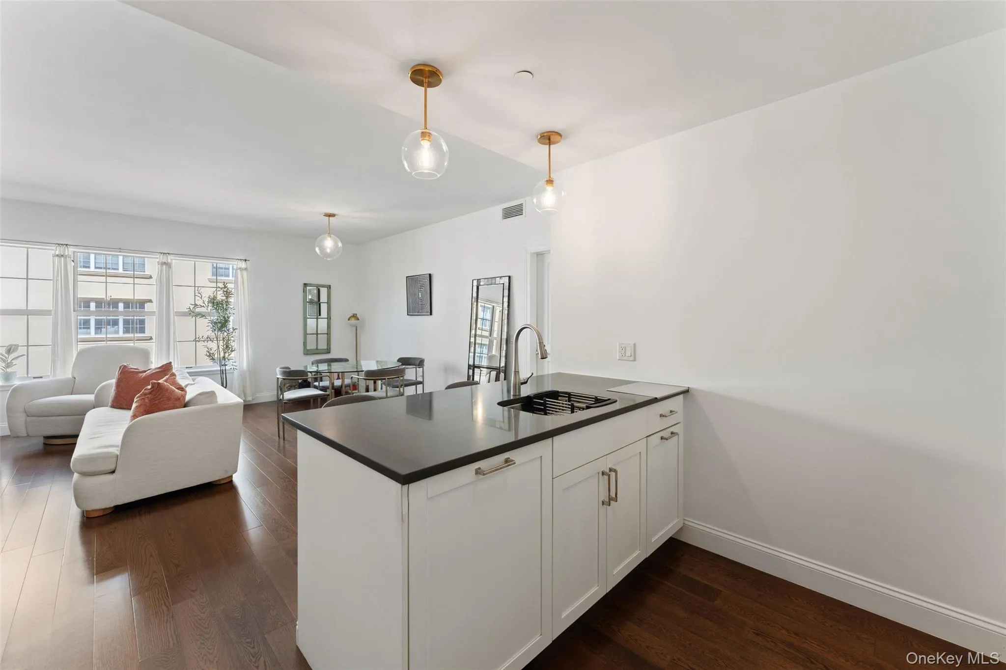 10 Byron Place, Mamaroneck, NY, 2 Bedrooms Bedrooms, 5 Rooms Rooms,2 BathroomsBathrooms,Residential Lease,For Rent,Byron,0,1044512 10 Byron Place, Mamaroneck, NY, 2 Bedrooms Bedrooms, 5 Rooms Rooms,2 BathroomsBathrooms,Residential Lease,For Rent,Byron,0,1044512