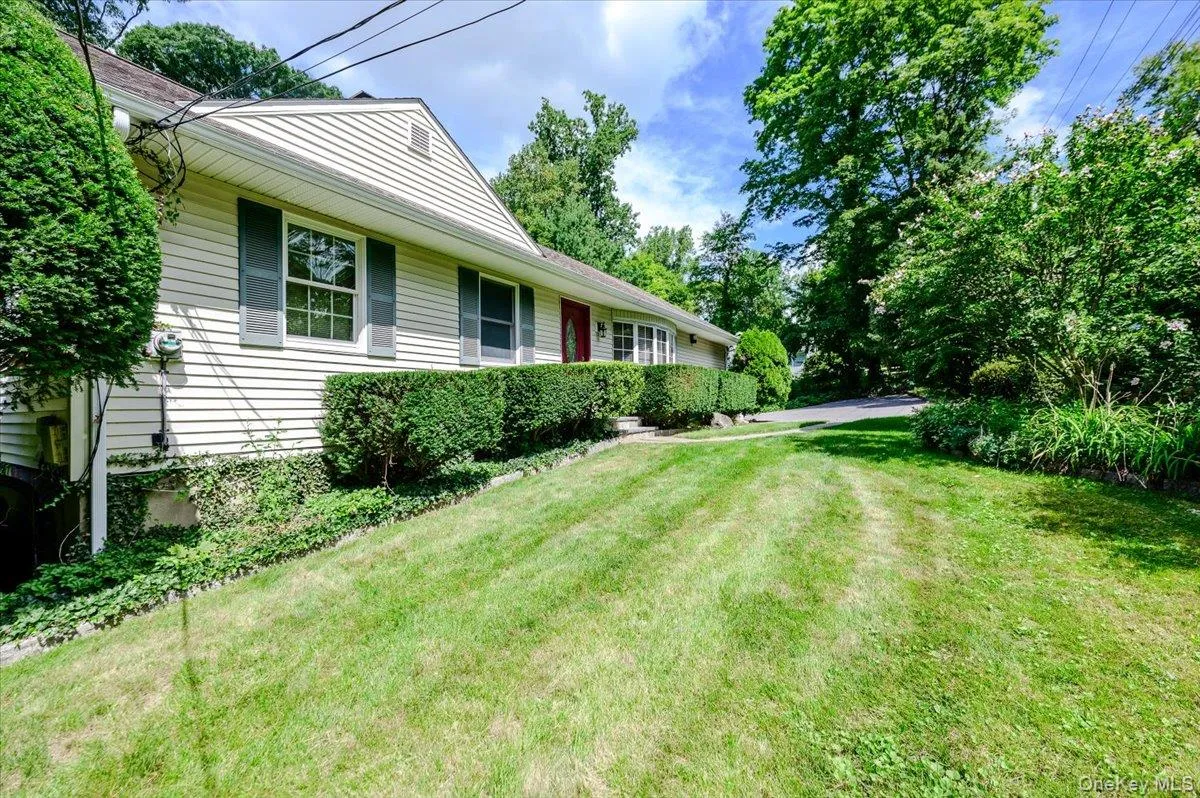 9 Somerstown Road, Ossining, NY, 4 Bedrooms Bedrooms, 9 Rooms Rooms,2 BathroomsBathrooms,Residential,For Rent,Somerstown,0,1044513 9 Somerstown Road, Ossining, NY, 4 Bedrooms Bedrooms, 9 Rooms Rooms,2 BathroomsBathrooms,Residential,For Rent,Somerstown,0,1044513