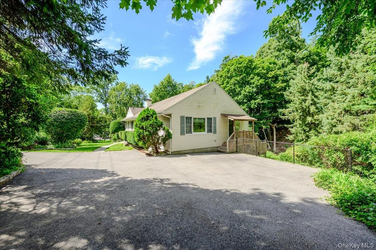 9 Somerstown Road, Ossining, NY, 4 Bedrooms Bedrooms, 9 Rooms Rooms,2 BathroomsBathrooms,Residential,For Rent,Somerstown,0,1044513 9 Somerstown Road, Ossining, NY, 4 Bedrooms Bedrooms, 9 Rooms Rooms,2 BathroomsBathrooms,Residential,For Rent,Somerstown,0,1044513