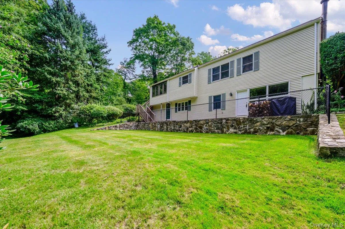 9 Somerstown Road, Ossining, NY, 4 Bedrooms Bedrooms, 9 Rooms Rooms,2 BathroomsBathrooms,Residential,For Rent,Somerstown,0,1044513 9 Somerstown Road, Ossining, NY, 4 Bedrooms Bedrooms, 9 Rooms Rooms,2 BathroomsBathrooms,Residential,For Rent,Somerstown,0,1044513