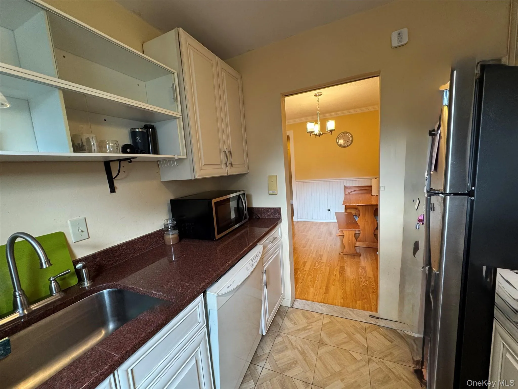 150-66 Jewel Avenue, New York, NY, 2 Bedrooms Bedrooms, 6 Rooms Rooms,1 BathroomBathrooms,Residential,For Rent,Jewel,0,1044526 150-66 Jewel Avenue, New York, NY, 2 Bedrooms Bedrooms, 6 Rooms Rooms,1 BathroomBathrooms,Residential,For Rent,Jewel,0,1044526
