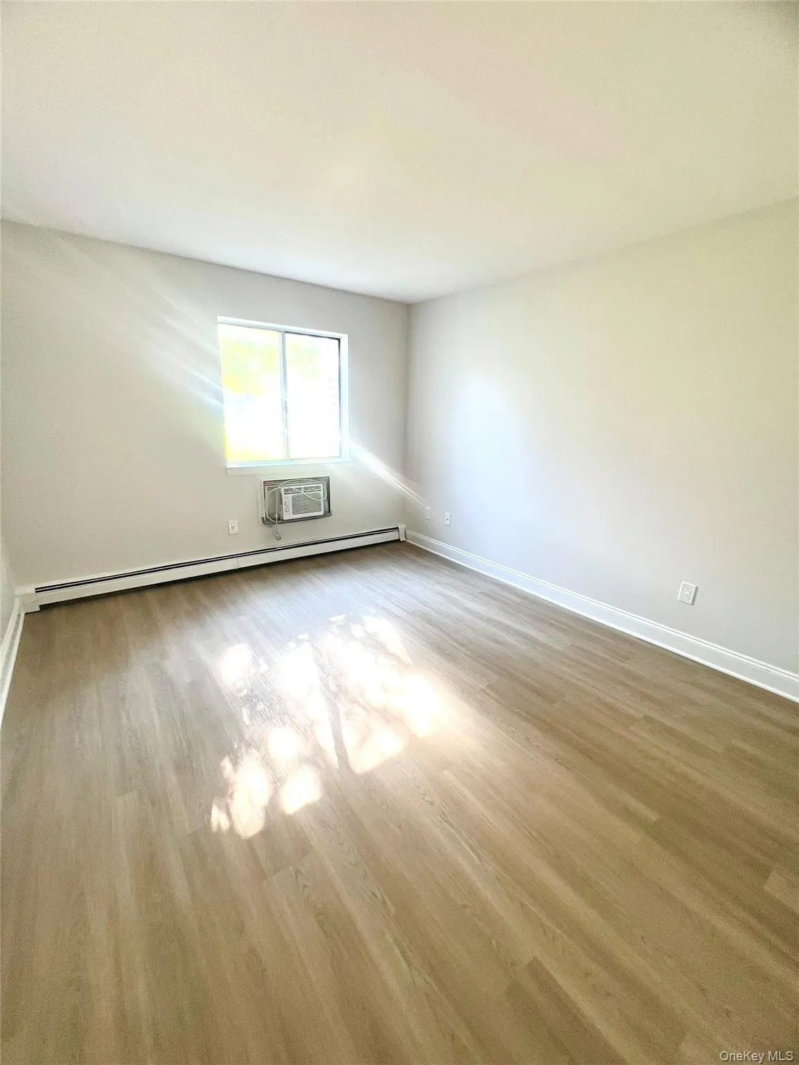 25 Ruth Court, Middletown, NY, 1 Bedroom Bedrooms, 5 Rooms Rooms,1 BathroomBathrooms,Residential Lease,For Rent,Ruth,0,1044528 25 Ruth Court, Middletown, NY, 1 Bedroom Bedrooms, 5 Rooms Rooms,1 BathroomBathrooms,Residential Lease,For Rent,Ruth,0,1044528