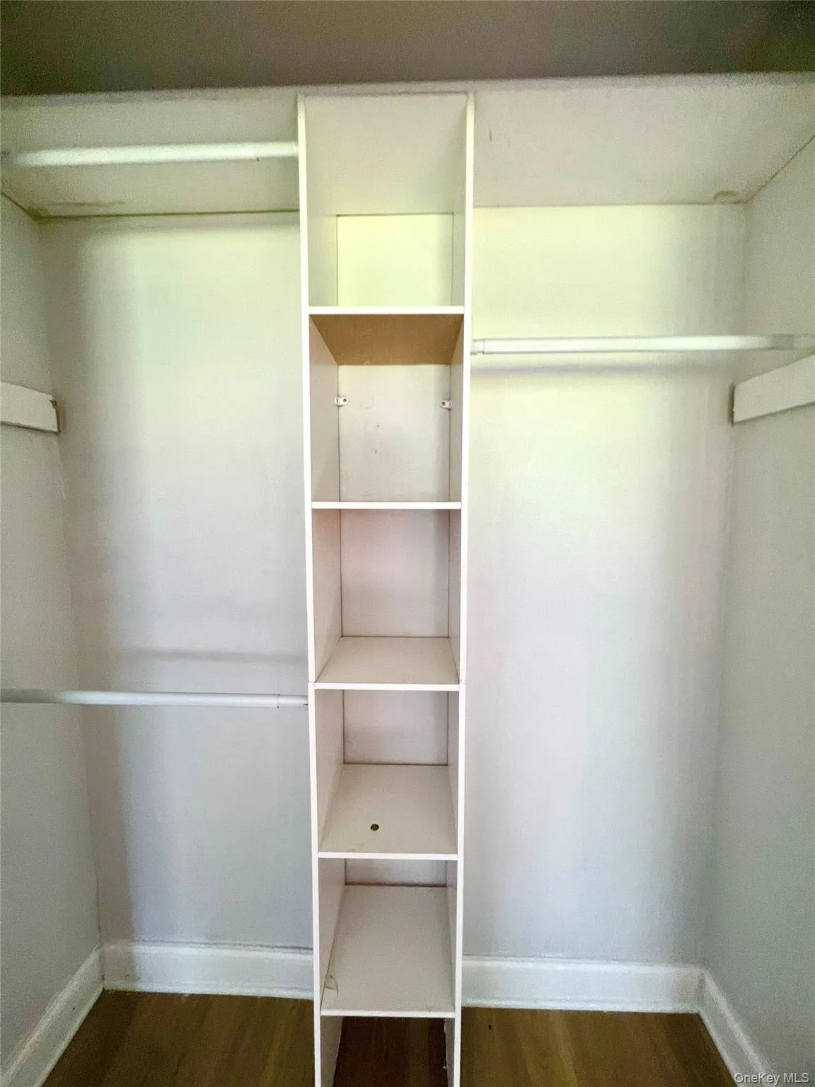 25 Ruth Court, Middletown, NY, 1 Bedroom Bedrooms, 5 Rooms Rooms,1 BathroomBathrooms,Residential Lease,For Rent,Ruth,0,1044528 25 Ruth Court, Middletown, NY, 1 Bedroom Bedrooms, 5 Rooms Rooms,1 BathroomBathrooms,Residential Lease,For Rent,Ruth,0,1044528