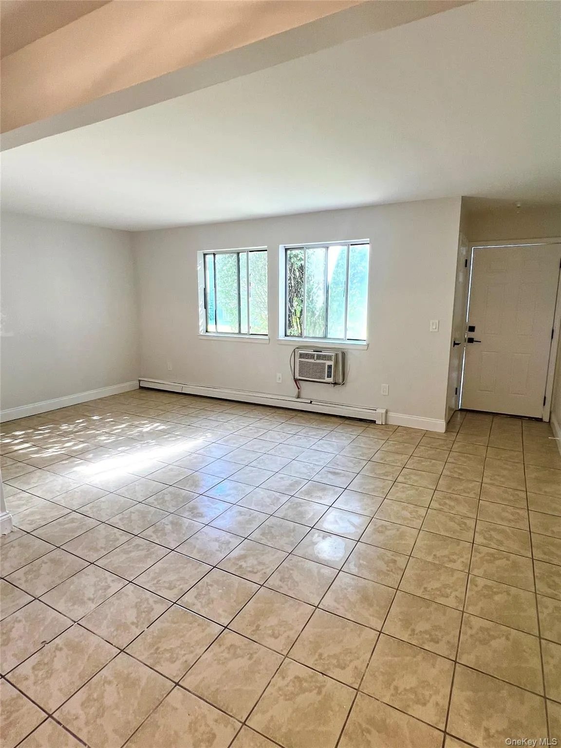 25 Ruth Court, Middletown, NY, 1 Bedroom Bedrooms, 5 Rooms Rooms,1 BathroomBathrooms,Residential Lease,For Rent,Ruth,0,1044528 25 Ruth Court, Middletown, NY, 1 Bedroom Bedrooms, 5 Rooms Rooms,1 BathroomBathrooms,Residential Lease,For Rent,Ruth,0,1044528